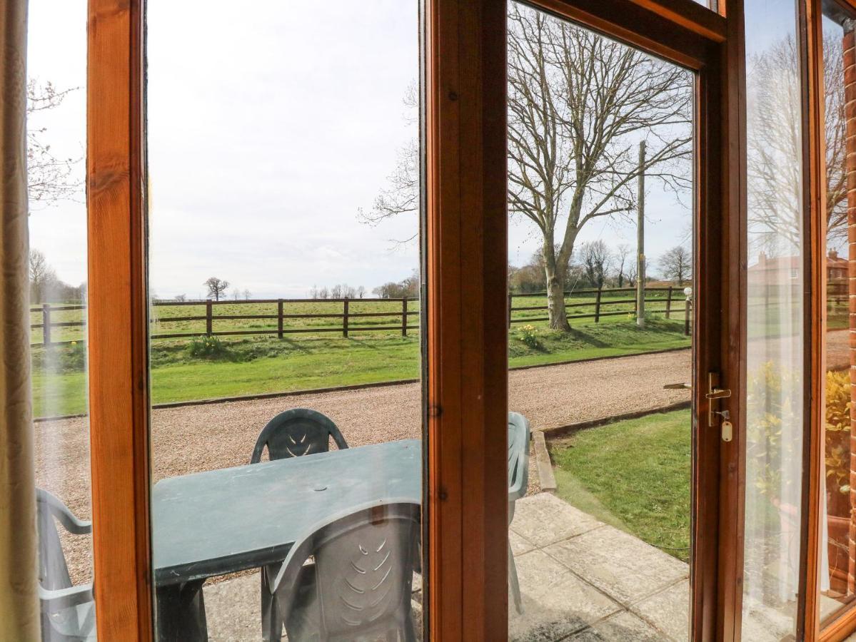 Pear Tree Wood Norton Exterior foto